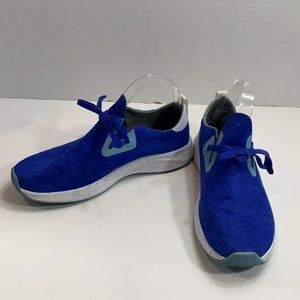 Native blue perforated pull on sneakers size 7